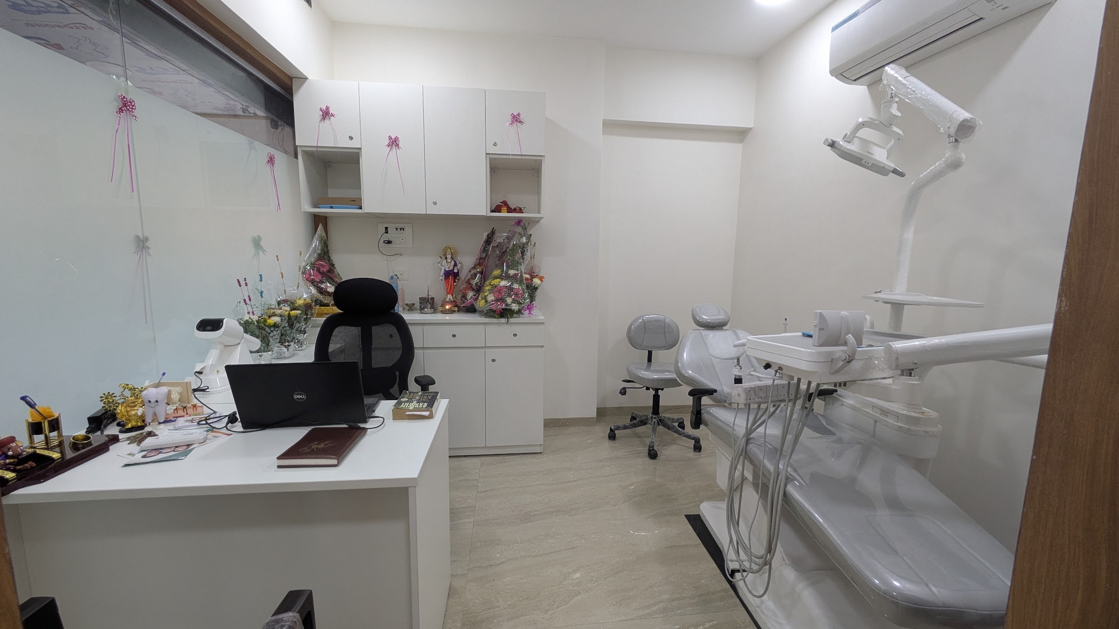 Modern dental treatment room at The Perfect Smile clinic in Bhandup West, Mumbai
